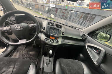Внедорожник / Кроссовер Toyota RAV4 2011 в 