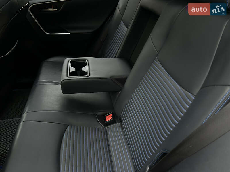 Внедорожник / Кроссовер Toyota RAV4 2020 в Николаеве