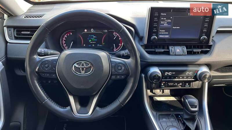 Внедорожник / Кроссовер Toyota RAV4 2021 в Хмельницком