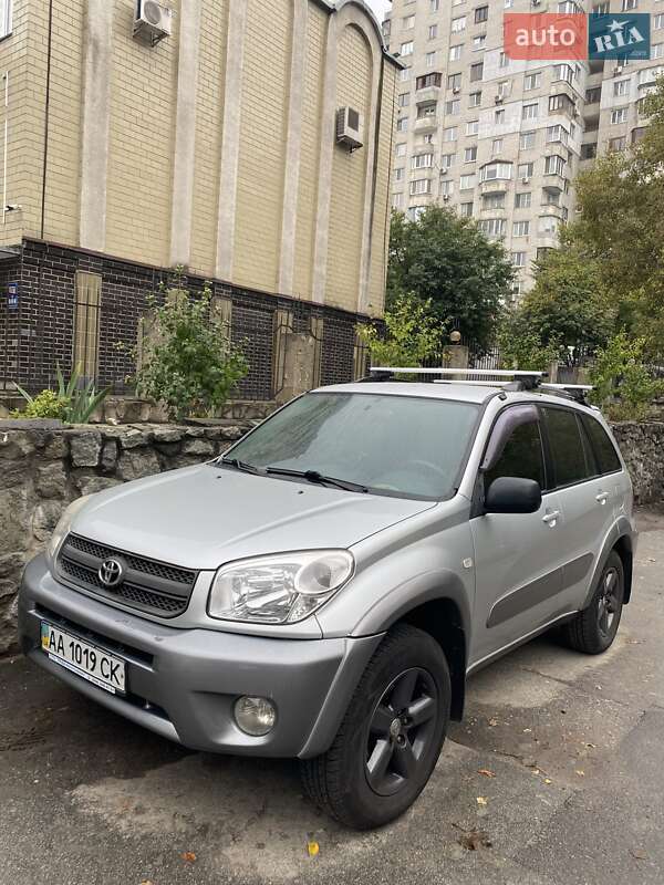 Toyota RAV4 2005