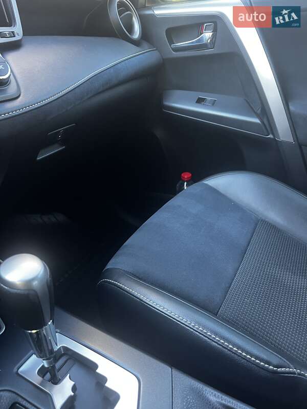 Внедорожник / Кроссовер Toyota RAV4 2016 в Одессе
