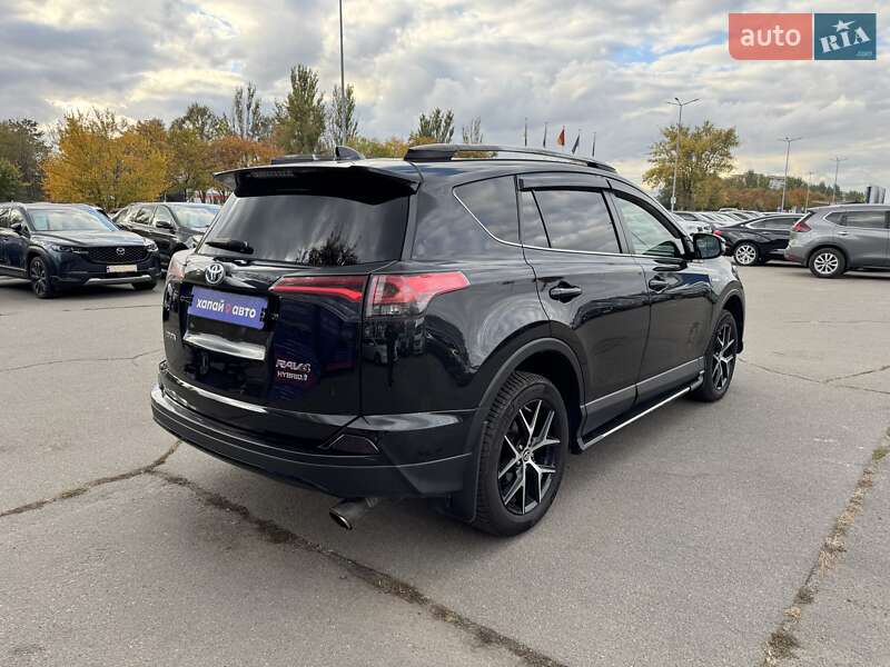 Внедорожник / Кроссовер Toyota RAV4 2017 в Днепре
