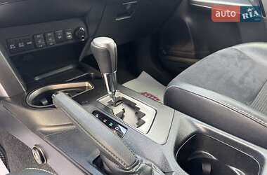 Внедорожник / Кроссовер Toyota RAV4 2017 в 