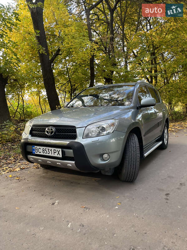 Внедорожник / Кроссовер Toyota RAV4 2007 в Тернополе