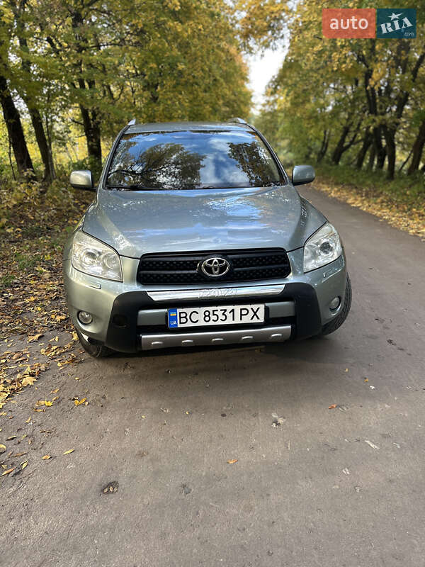 Внедорожник / Кроссовер Toyota RAV4 2007 в Тернополе