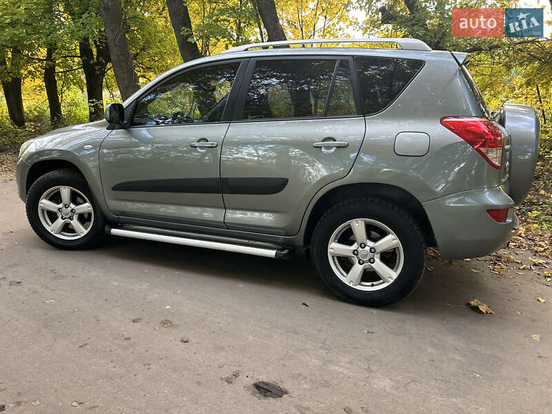 Внедорожник / Кроссовер Toyota RAV4 2007 в Тернополе