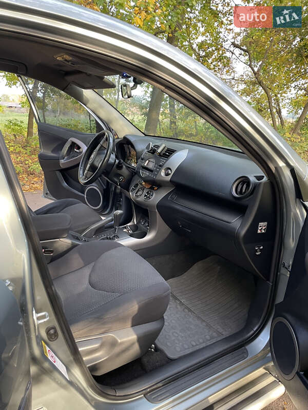 Внедорожник / Кроссовер Toyota RAV4 2007 в Тернополе