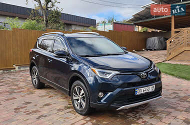 Позашляховик / Кросовер Toyota RAV4 2018 в Хмельницькому