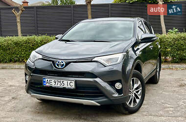 Внедорожник / Кроссовер Toyota RAV4 2017 в 