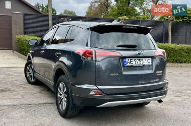 Внедорожник / Кроссовер Toyota RAV4 2017 в 