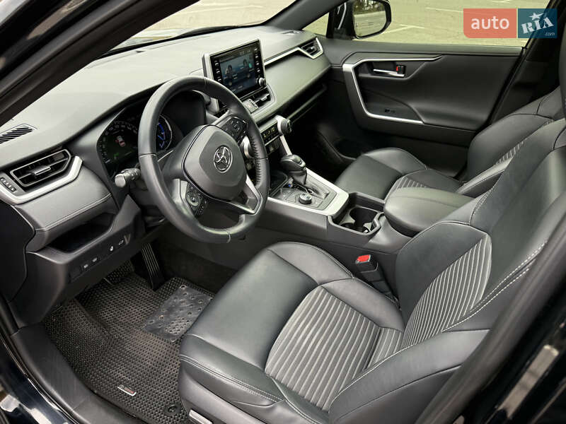 Позашляховик / Кросовер Toyota RAV4 2020 в Києві фото 7 Позашляховик / Кросовер Toyota RAV4 2020 в Києві