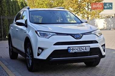 Позашляховик / Кросовер Toyota RAV4 2016 в 
