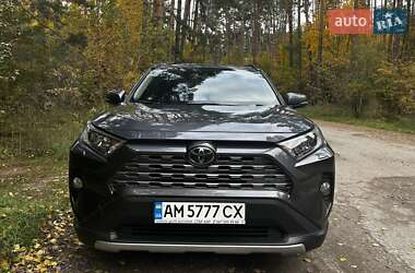 Позашляховик / Кросовер Toyota RAV4 2020 в Житомирі