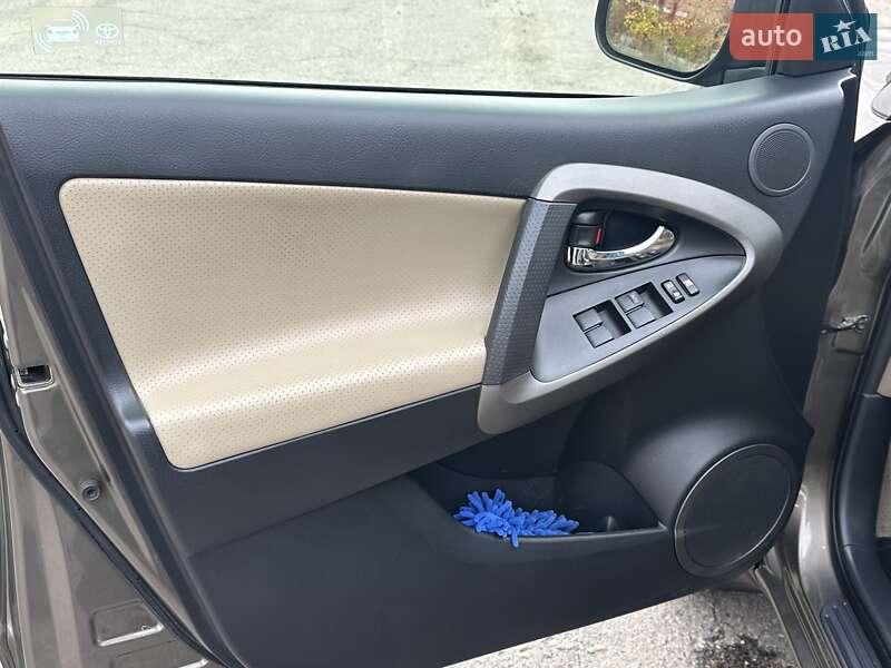 Внедорожник / Кроссовер Toyota RAV4 2009 в Сумах
