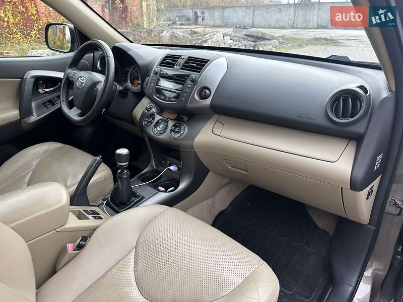 Внедорожник / Кроссовер Toyota RAV4 2009 в Сумах