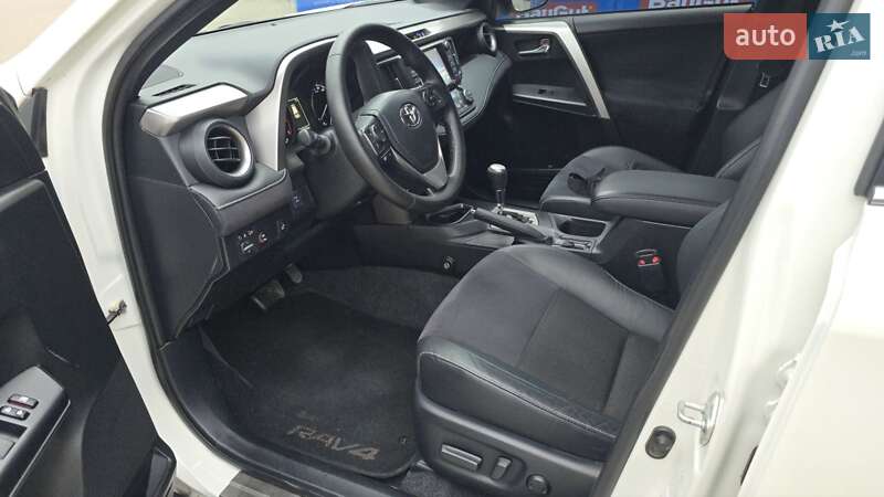 Позашляховик / Кросовер Toyota RAV4 2016 в Прилуках