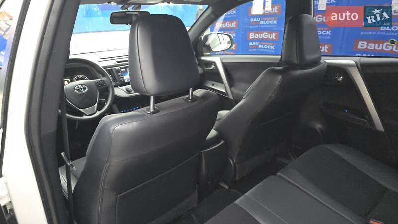Позашляховик / Кросовер Toyota RAV4 2016 в Прилуках