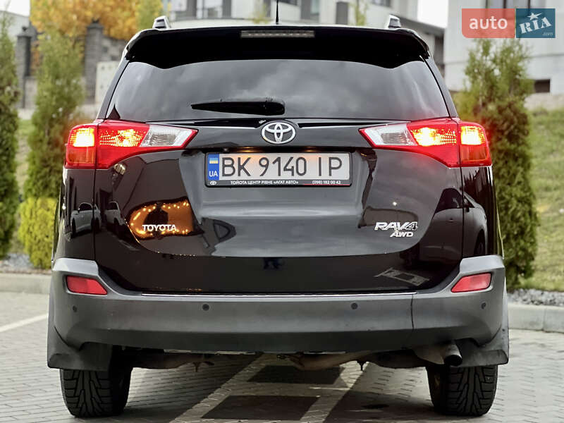 Внедорожник / Кроссовер Toyota RAV4 2014 в Ровно