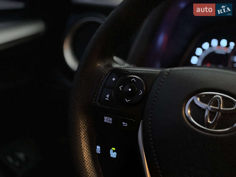 Внедорожник / Кроссовер Toyota RAV4 2014 в Ровно