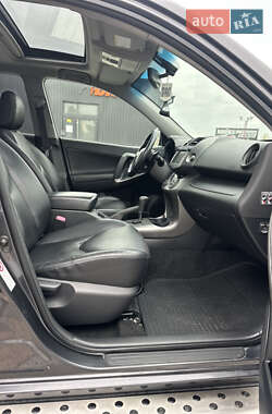 Внедорожник / Кроссовер Toyota RAV4 2010 в 