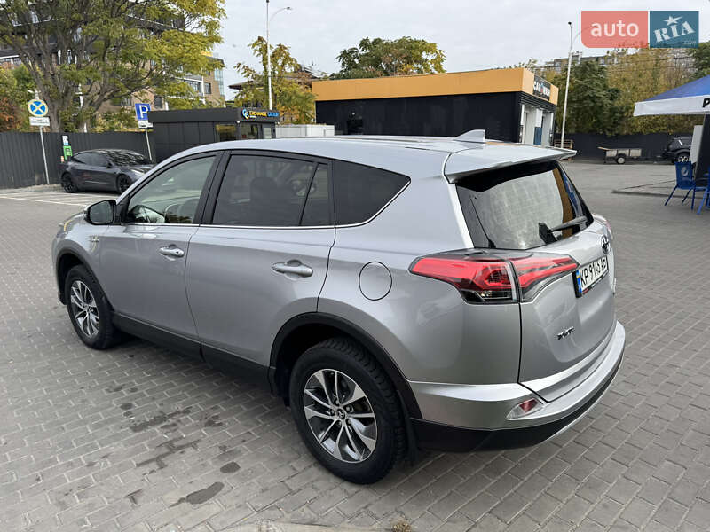 Позашляховик / Кросовер Toyota RAV4 2018 в Дніпрі