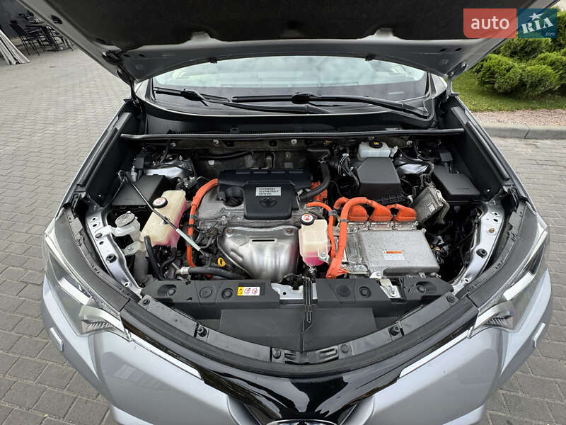 Позашляховик / Кросовер Toyota RAV4 2018 в Дніпрі