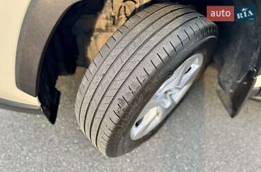 Внедорожник / Кроссовер Toyota RAV4 2019 в 