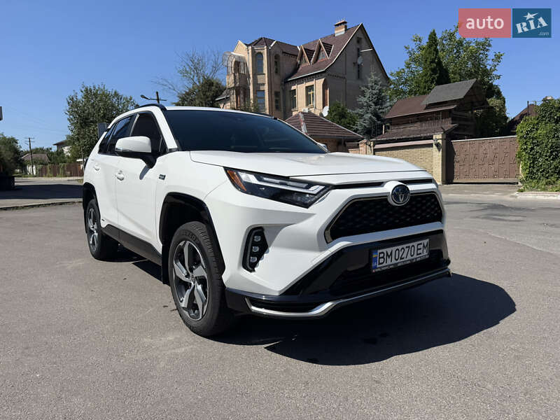 Внедорожник / Кроссовер Toyota RAV4 2021 в Киеве