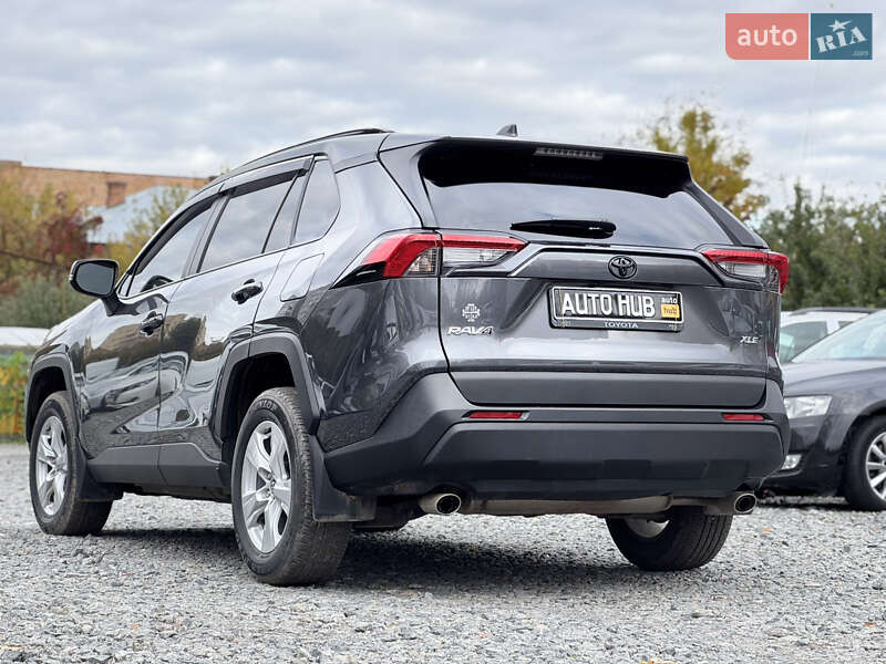 Внедорожник / Кроссовер Toyota RAV4 2021 в Бердичеве