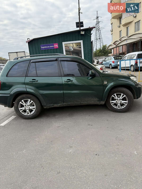 Внедорожник / Кроссовер Toyota RAV4 2004 в Киеве