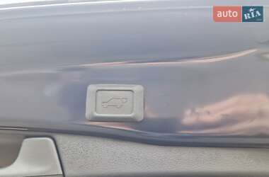 Позашляховик / Кросовер Toyota RAV4 2023 в 