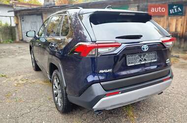 Позашляховик / Кросовер Toyota RAV4 2023 в 