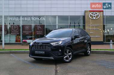 Внедорожник / Кроссовер Toyota RAV4 2020 в Киеве
