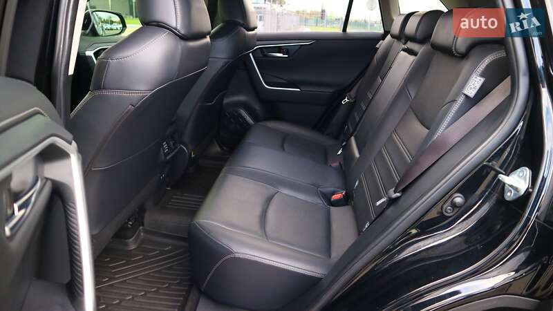 Позашляховик / Кросовер Toyota RAV4 2020 в Києві
