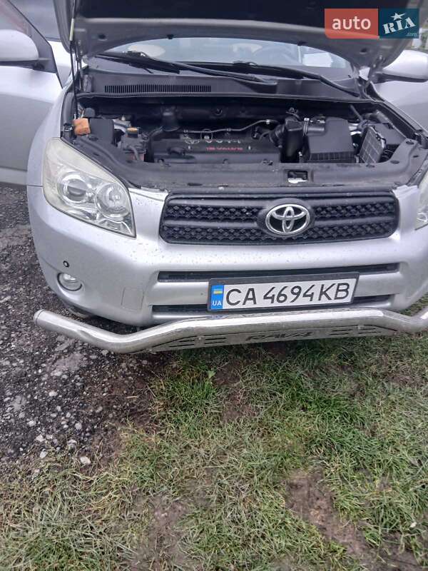 Внедорожник / Кроссовер Toyota RAV4 2007 в Умани