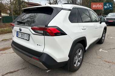 Внедорожник / Кроссовер Toyota RAV4 2025 в 