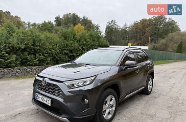 Внедорожник / Кроссовер Toyota RAV4 2019 в 