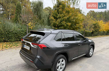 Внедорожник / Кроссовер Toyota RAV4 2019 в 