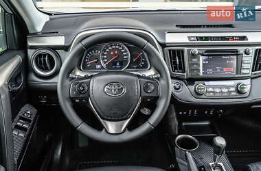 Позашляховик / Кросовер Toyota RAV4 2013 в  фото 9 Позашляховик / Кросовер Toyota RAV4 2013 в