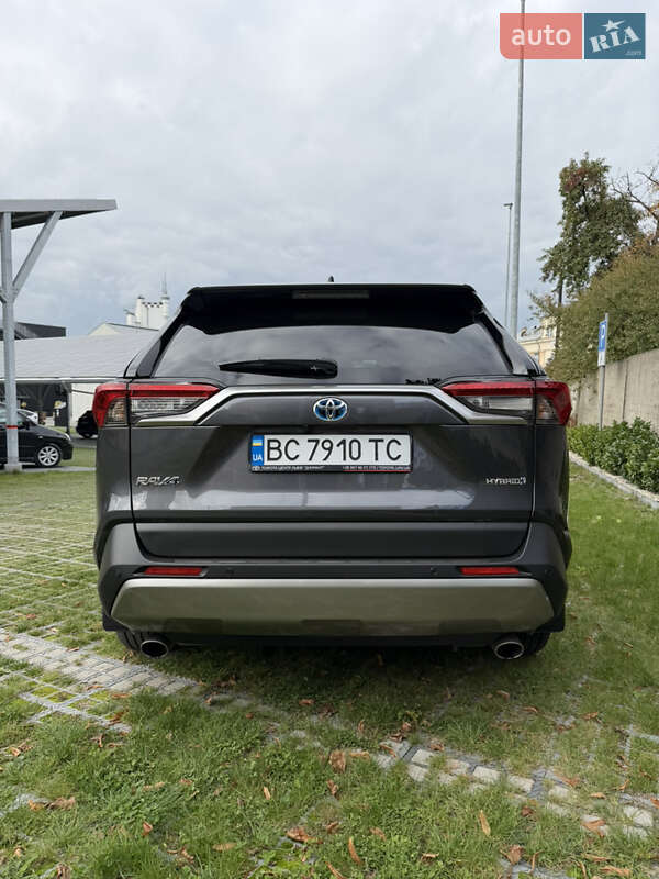Позашляховик / Кросовер Toyota RAV4 2024 в Львові