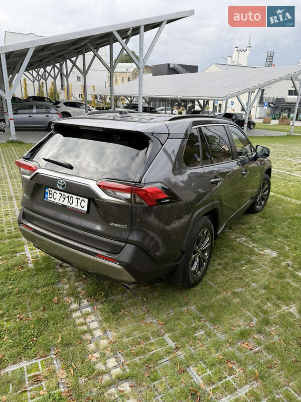 Позашляховик / Кросовер Toyota RAV4 2024 в Львові