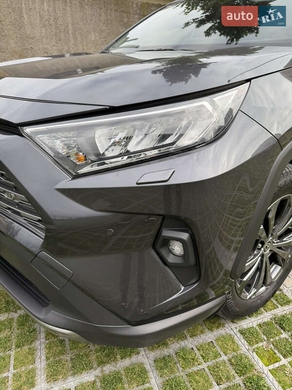 Позашляховик / Кросовер Toyota RAV4 2024 в Львові