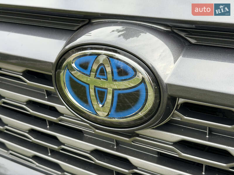 Позашляховик / Кросовер Toyota RAV4 2024 в Львові