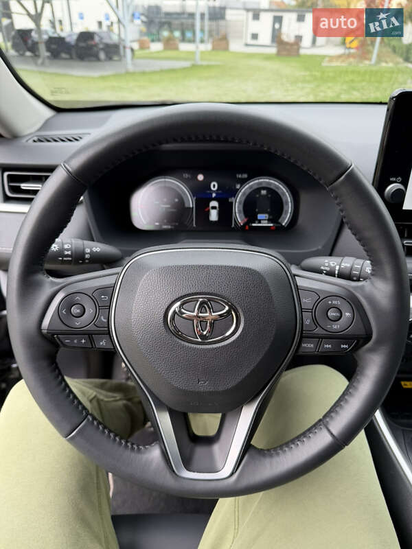 Позашляховик / Кросовер Toyota RAV4 2024 в Львові