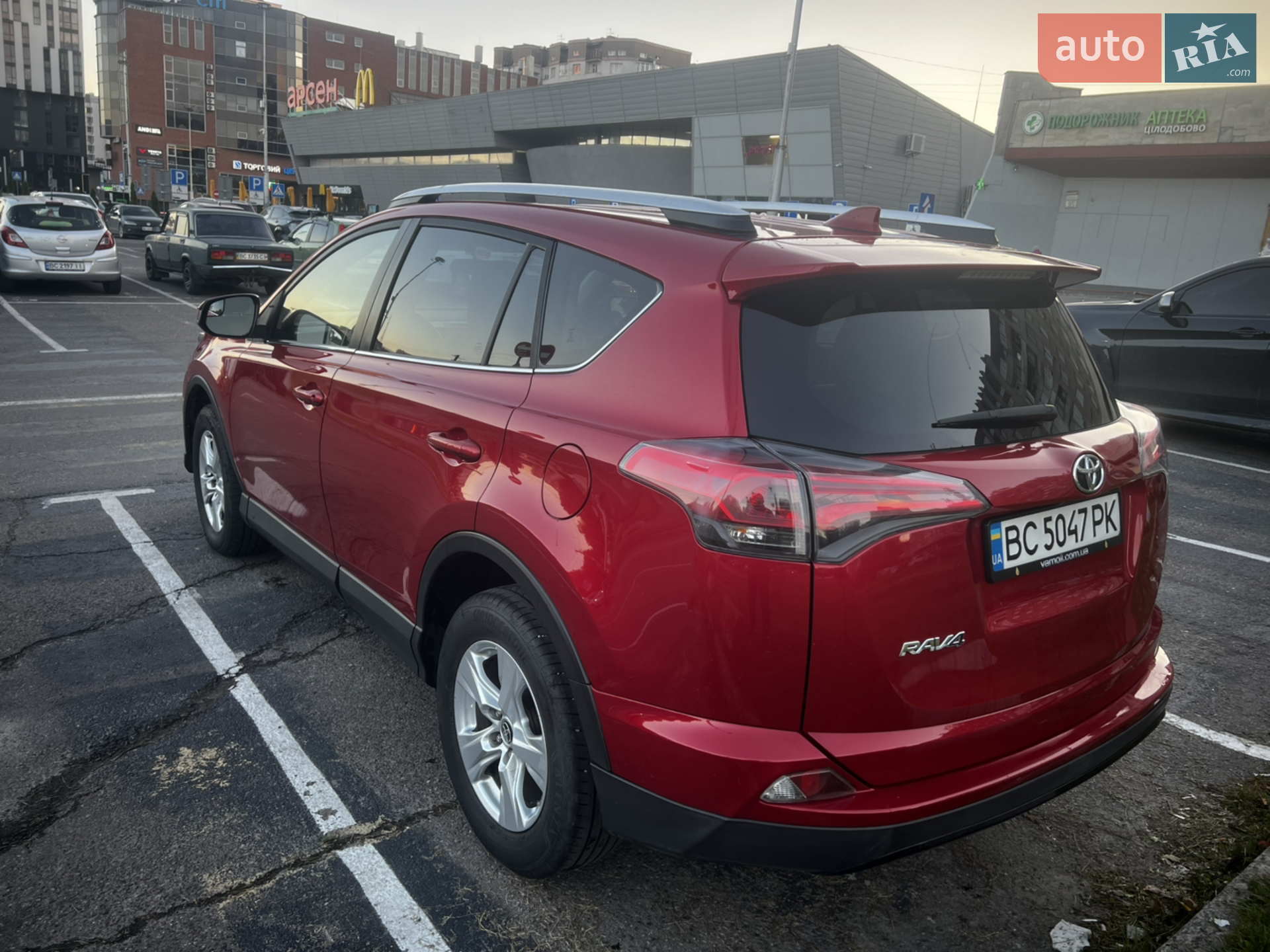 2016 Toyota RAV 4 - мініатюра 14