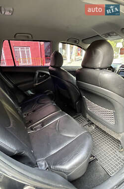 Позашляховик / Кросовер Toyota RAV4 2010 в 
