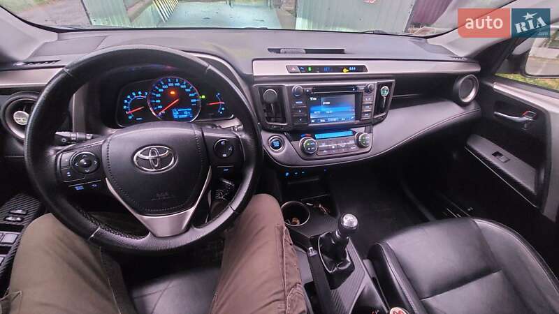Внедорожник / Кроссовер Toyota RAV4 2014 в Звягеле
