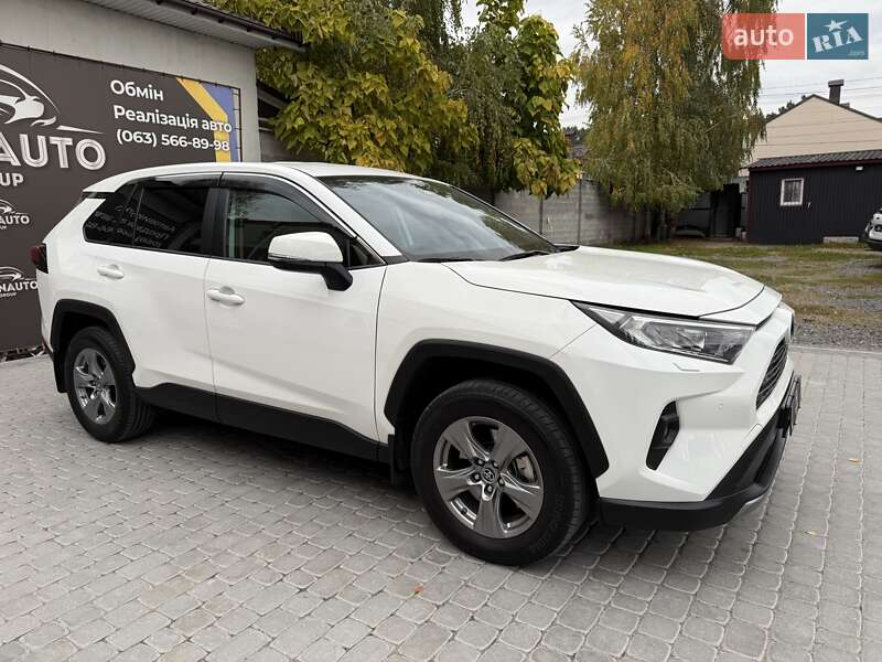 Внедорожник / Кроссовер Toyota RAV4 2023 в Виннице