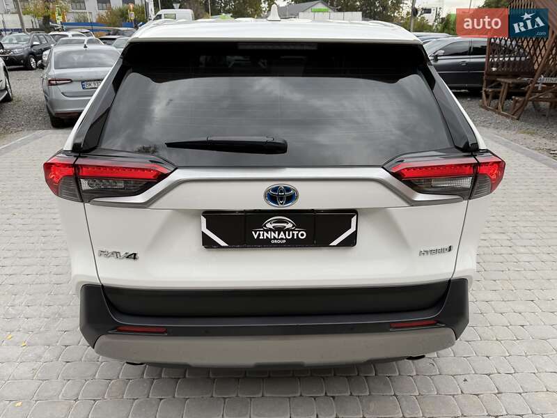 Внедорожник / Кроссовер Toyota RAV4 2023 в Виннице