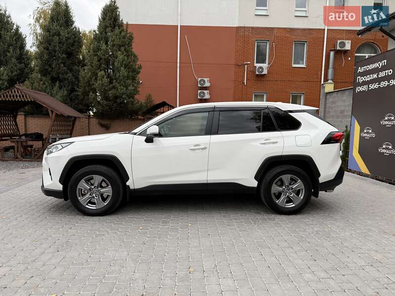 Внедорожник / Кроссовер Toyota RAV4 2023 в Виннице